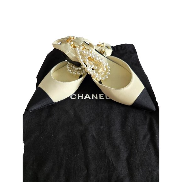 Chanel Flats With Pearls Straps - Picture 4 of 6